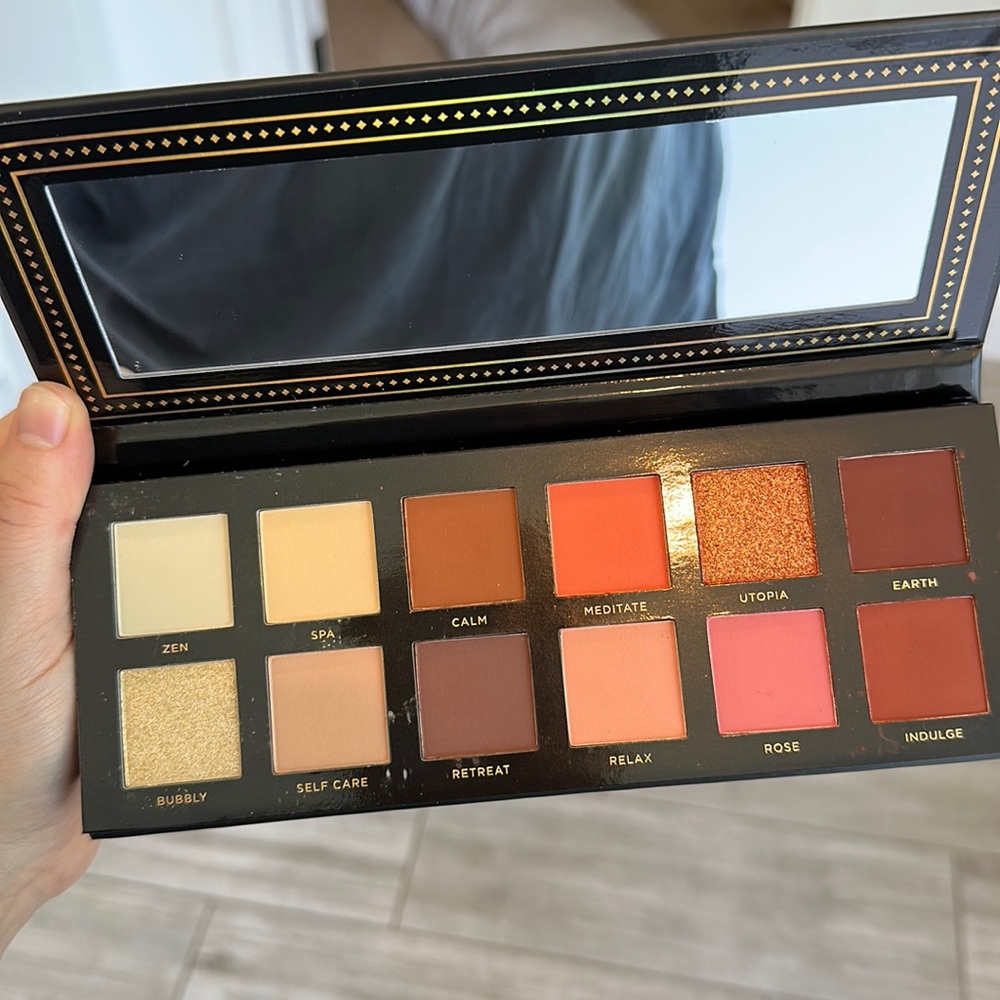 Ace Beaute serenity eye shadow palette limited addition